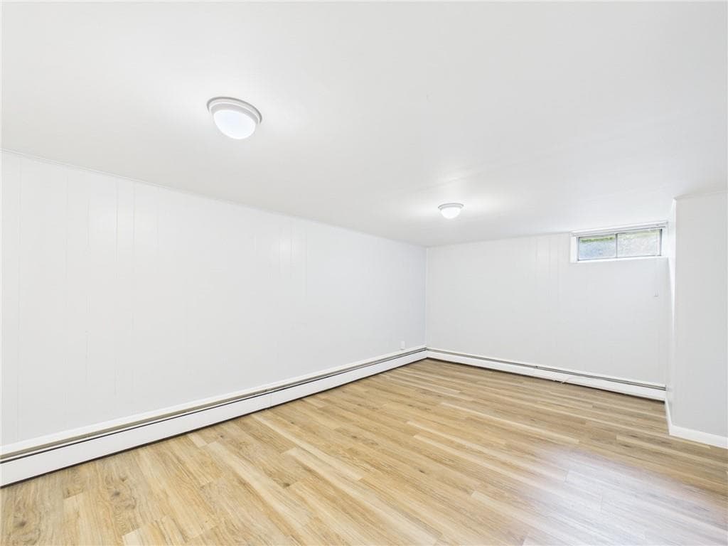 Single Family Residence at 77 Surrey Lane, North Kingstown, photo 33 of 50