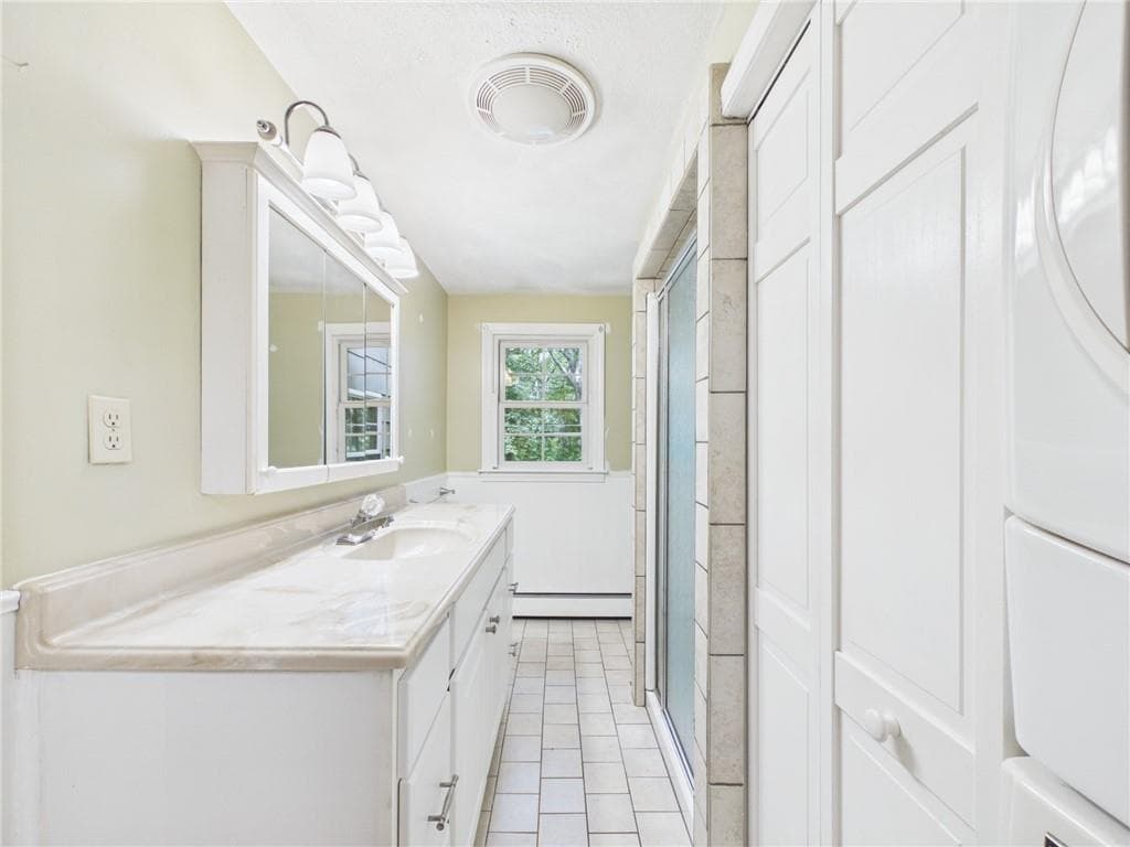 Single Family Residence at 77 Surrey Lane, North Kingstown, photo 11 of 50