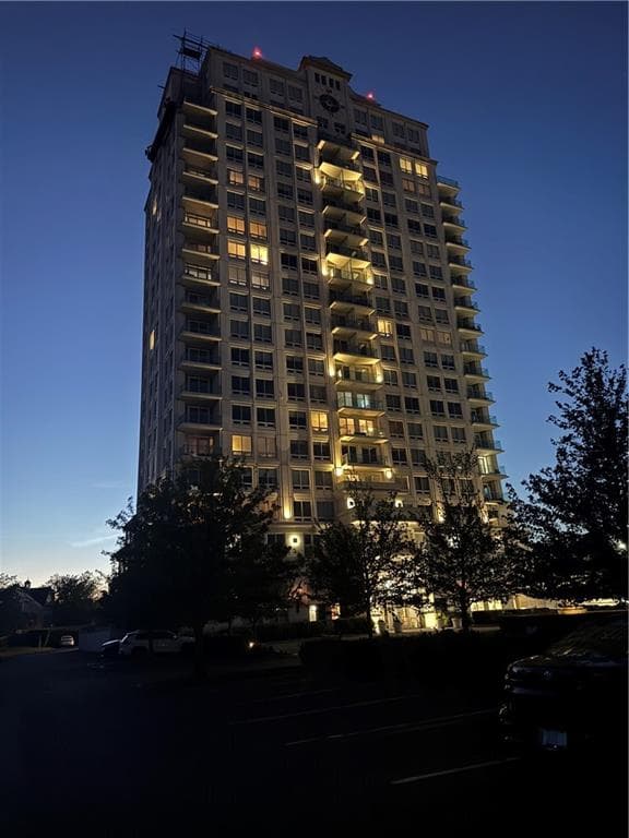 Condominium at 1 Tower Drive UNIT 704, Portsmouth, photo 2 of 30