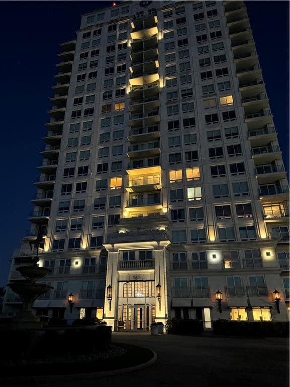 Condominium at 1 Tower Drive UNIT 704, Portsmouth, photo 14 of 30