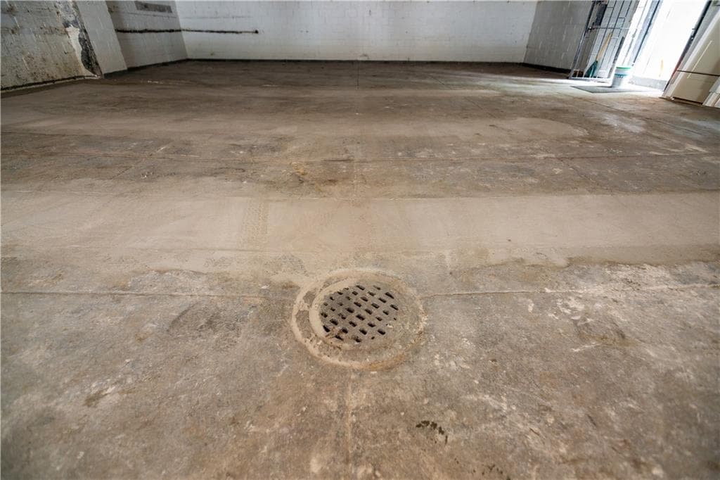 Commercial at 461 Douglas Avenue, Providence, photo 7 of 8