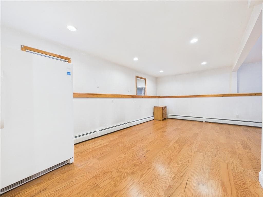 Single Family Residence at 11 Winsor Park Way, Glocester, photo 23 of 37
