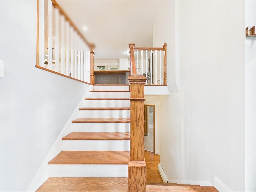 Single Family Residence at 11 Winsor Park Way, Glocester, photo 4 of 37