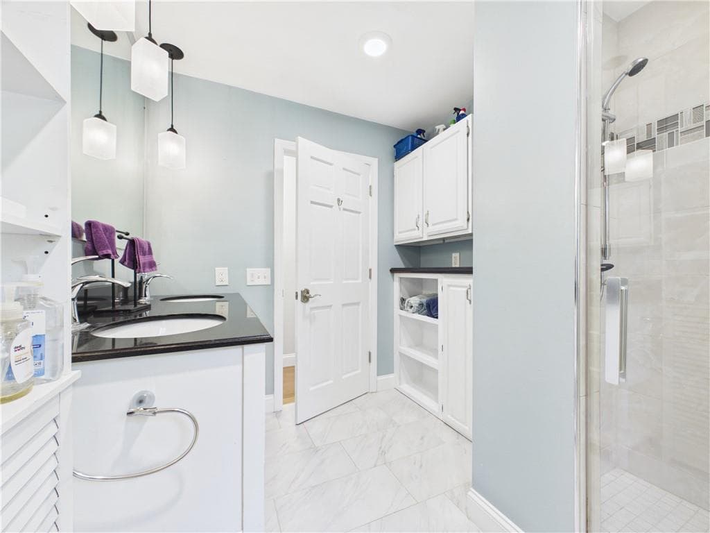 Single Family Residence at 11 Winsor Park Way, Glocester, photo 21 of 37