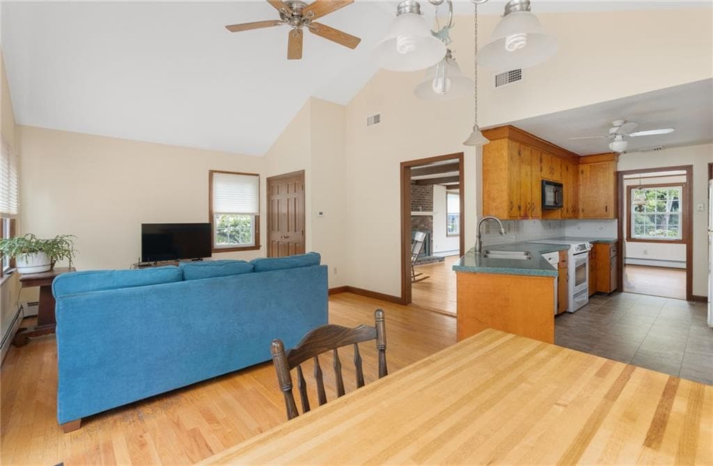 Single Family Residence at 66 Berry Lane, Bristol, photo 14 of 44