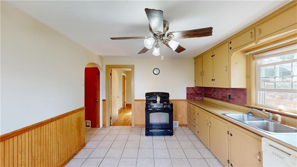 Single Family Residence at 19 Paul Street, Pawtucket, photo 10 of 43