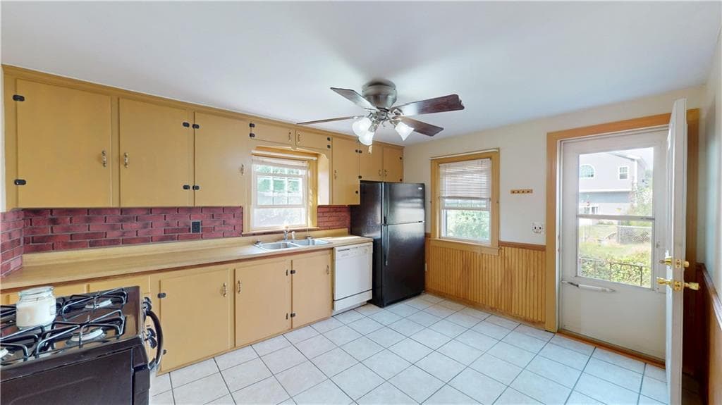 Single Family Residence at 19 Paul Street, Pawtucket, photo 8 of 43
