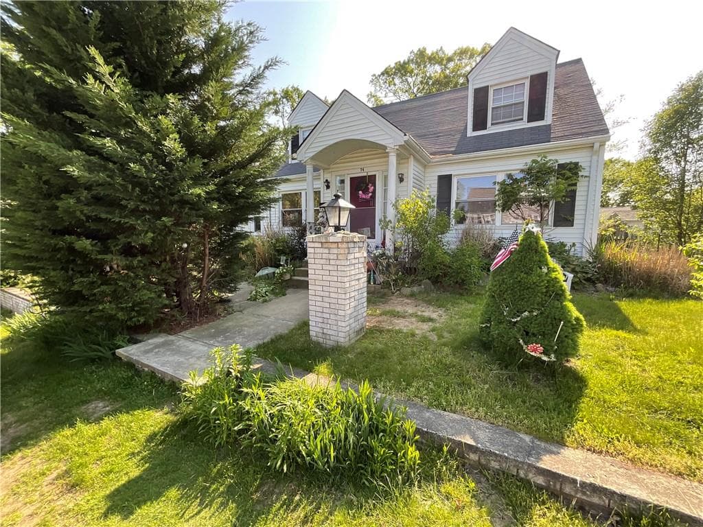 Single Family Residence at 74 Aberdeen Street, West Warwick, photo 2 of 14
