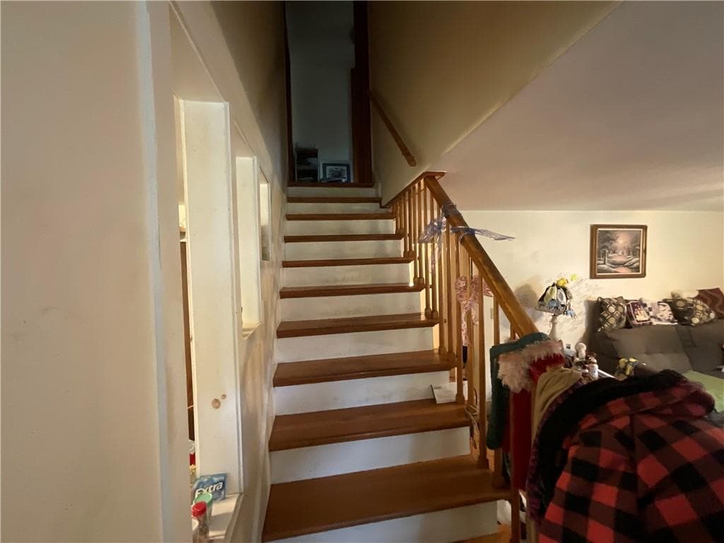 Single Family Residence at 74 Aberdeen Street, West Warwick, photo 11 of 14