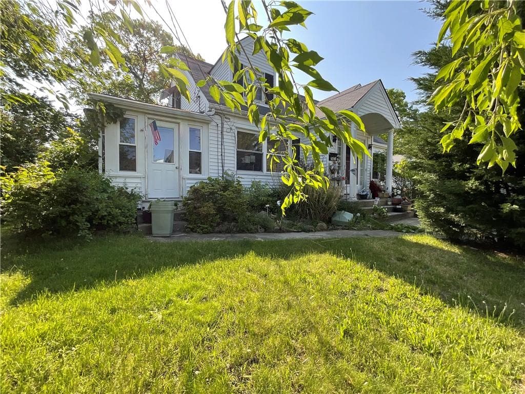 Single Family Residence at 74 Aberdeen Street, West Warwick, photo 4 of 14