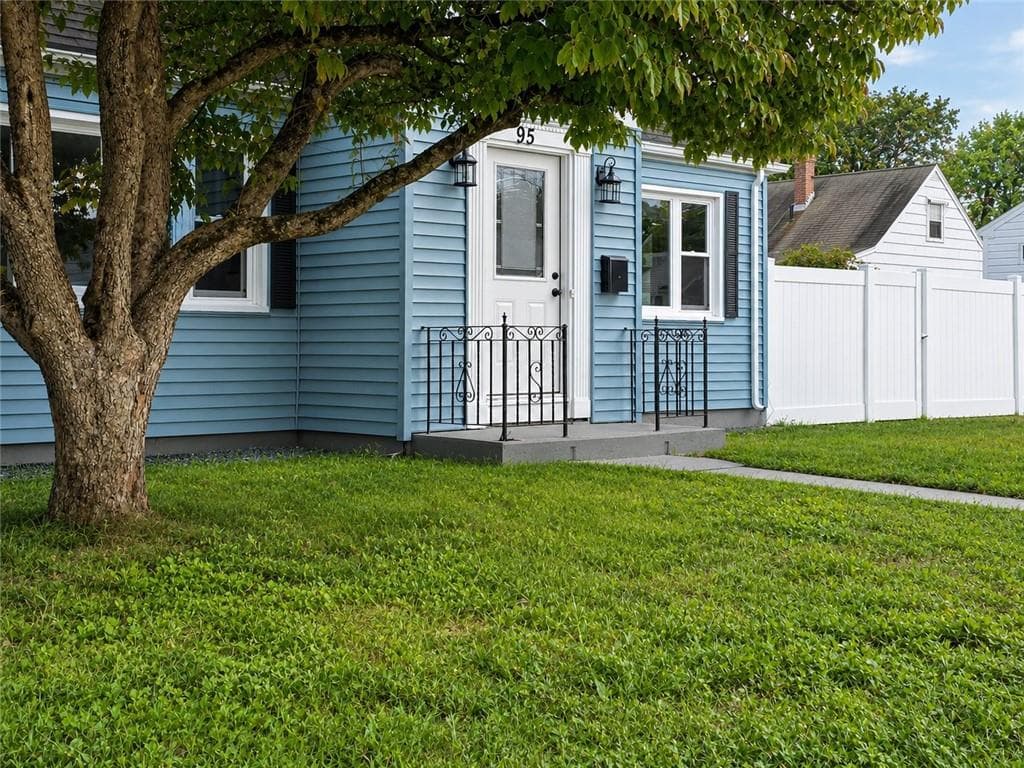 Single Family Residence at 95 Ames Street, Pawtucket, photo 32 of 34