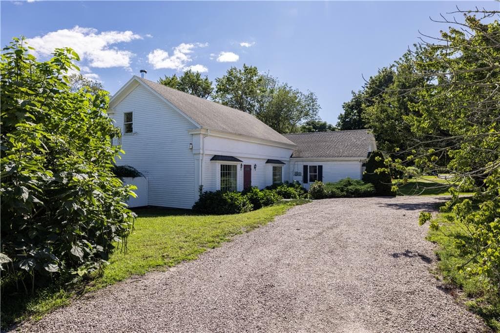 Single Family Residence at 4202 Old Post Road, Charlestown, photo 5 of 47