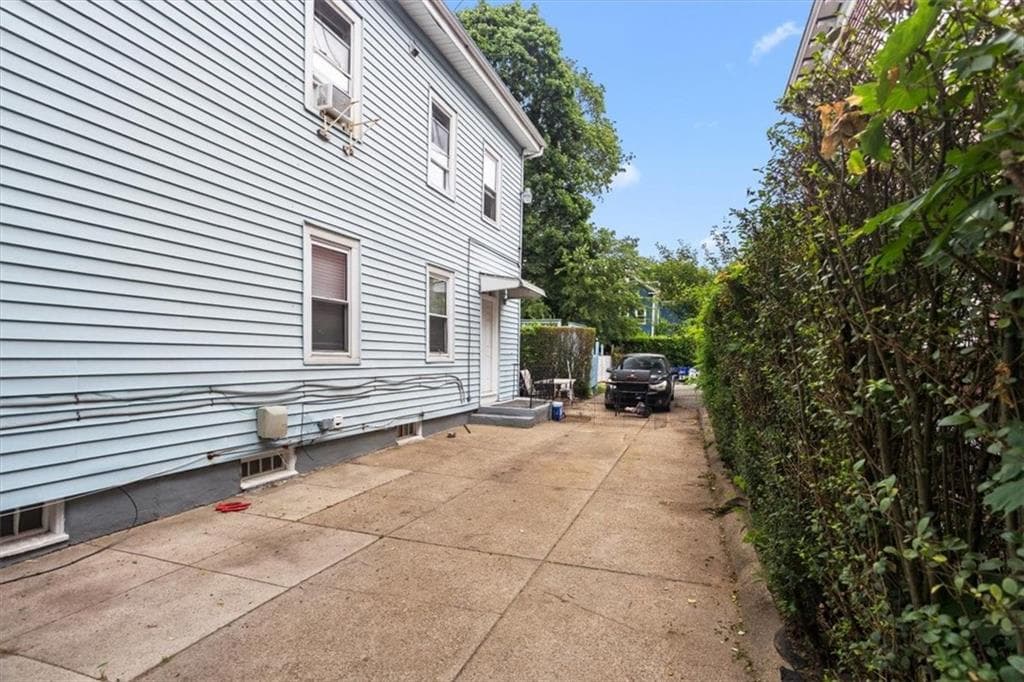 Multi Family at 33 wood Street, Providence, photo 3 of 38