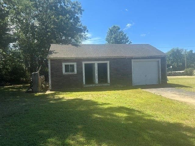 Multi Family at 160 Westerly Bradford Road, Westerly, photo 6 of 23