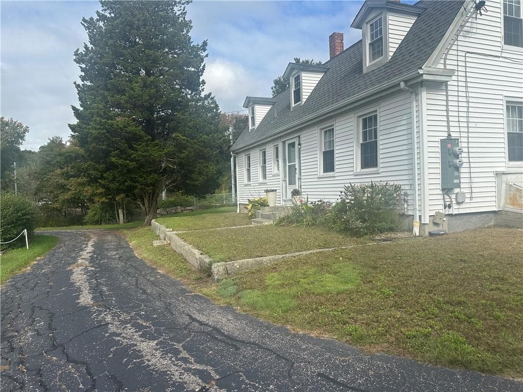 Multi Family at 160 Westerly Bradford Road, Westerly, photo 22 of 23