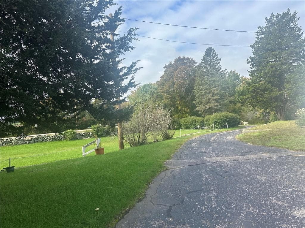 Multi Family at 160 Westerly Bradford Road, Westerly, photo 19 of 23