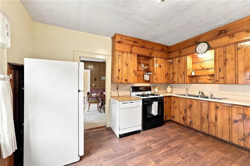 Single Family Residence at 32 Hopkins Hollow Road, Coventry, photo 13 of 46