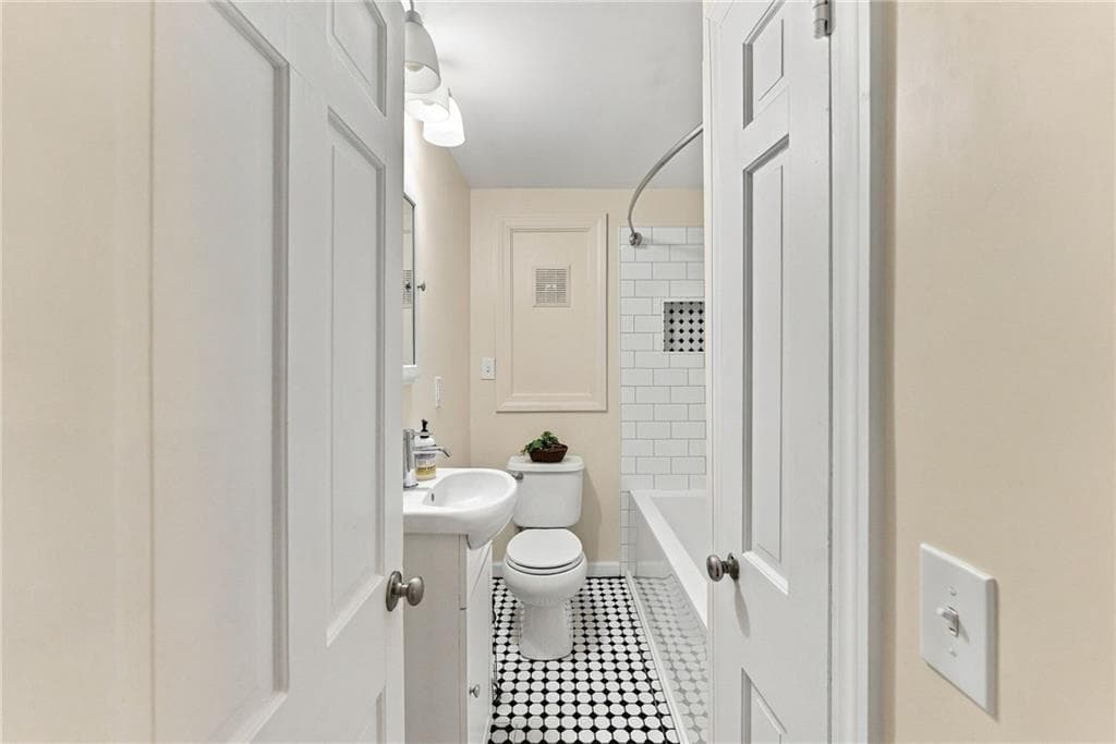 Condominium at 7 North Avenue UNIT 2, Providence, photo 20 of 35
