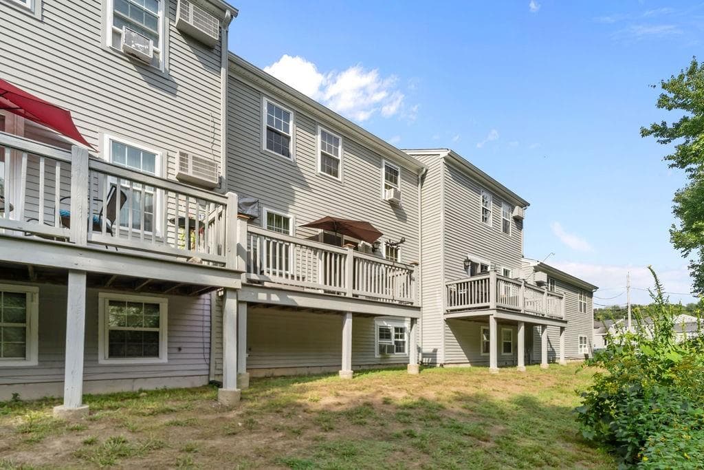 Condominium at 565 Quaker Lane UNIT 48, West Warwick, photo 6 of 34