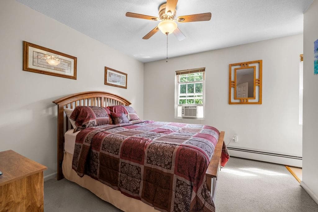 Condominium at 565 Quaker Lane UNIT 48, West Warwick, photo 26 of 34
