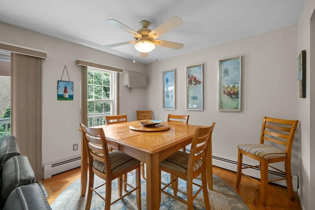 Condominium at 565 Quaker Lane UNIT 48, West Warwick, photo 9 of 34