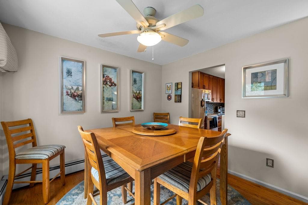Condominium at 565 Quaker Lane UNIT 48, West Warwick, photo 10 of 34