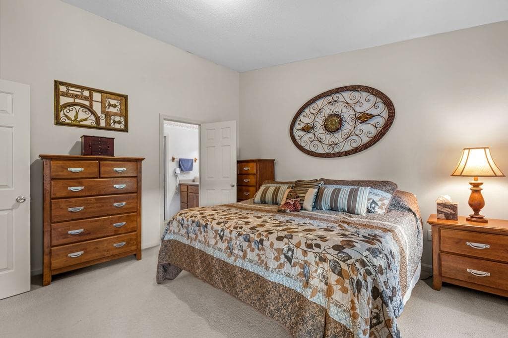 Condominium at 565 Quaker Lane UNIT 48, West Warwick, photo 21 of 34