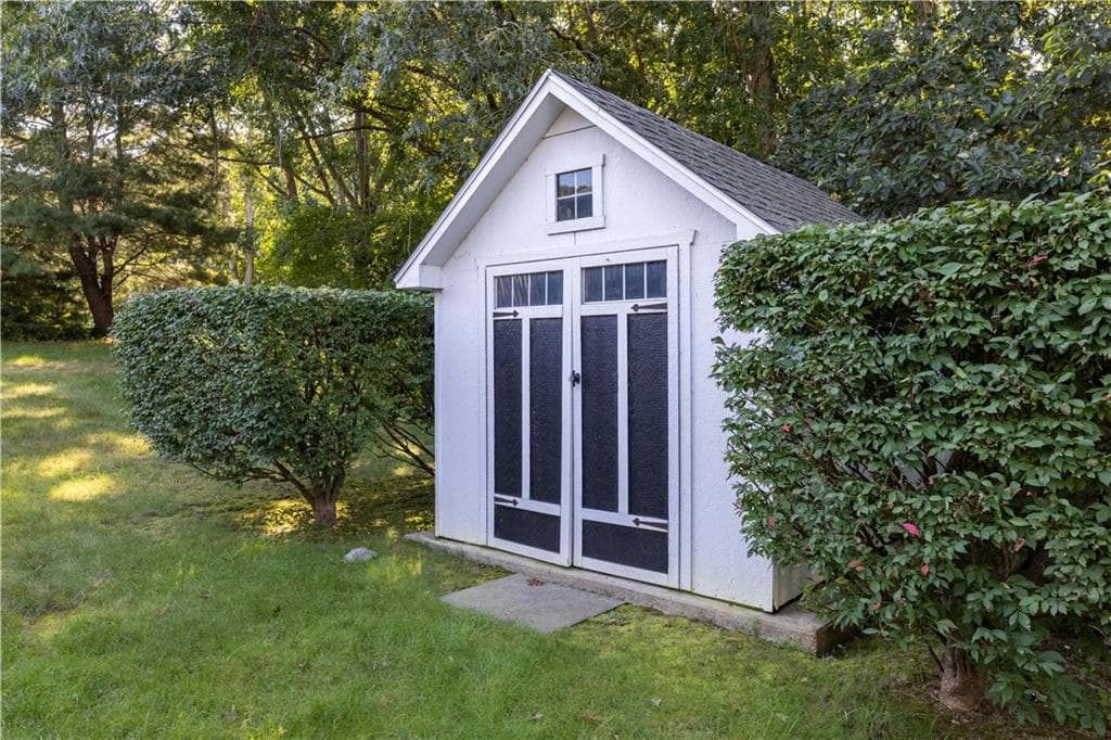 Single Family Residence at 24 Sherwood Drive, Westerly, photo 6 of 49