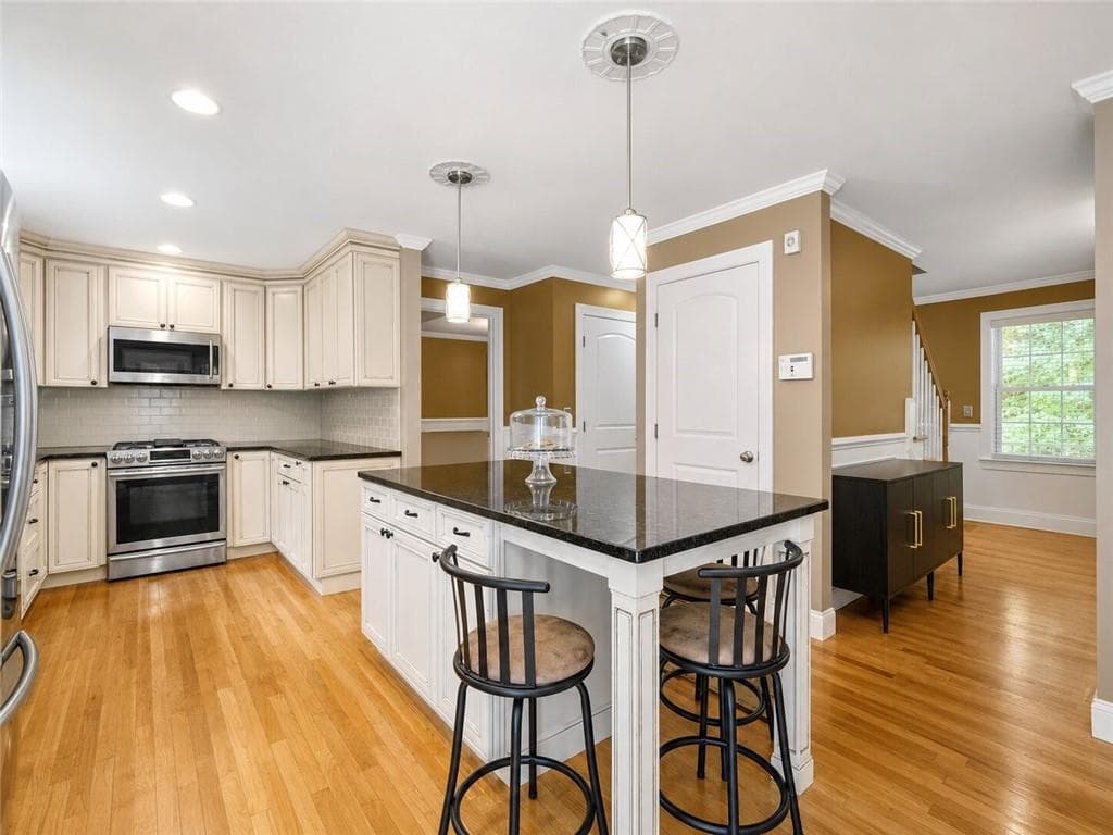 Single Family Residence at 2254 Division Road, East Greenwich, photo 5 of 43
