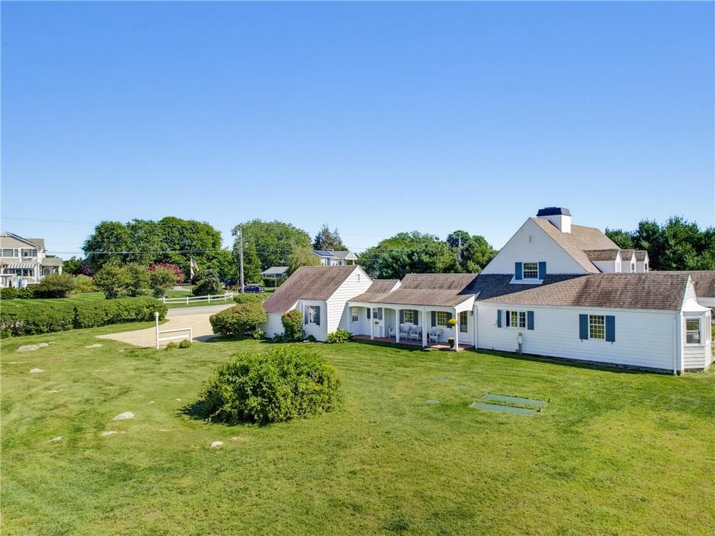 Single Family Residence at 191 Carpenter Drive, South Kingstown, photo 7 of 33