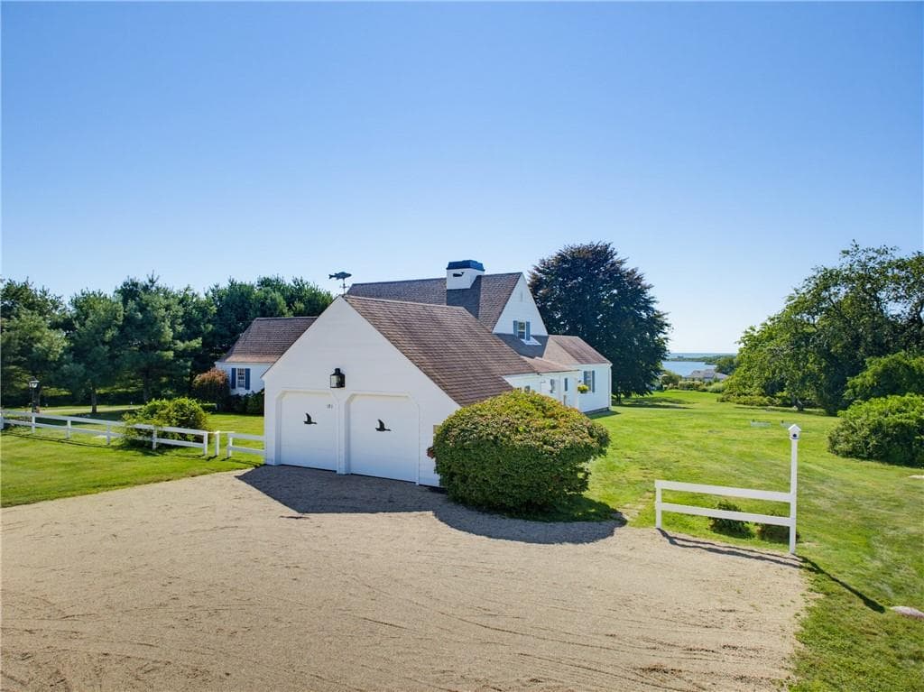 Single Family Residence at 191 Carpenter Drive, South Kingstown, photo 3 of 33