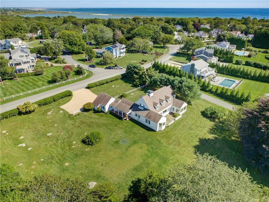 Single Family Residence at 191 Carpenter Drive, South Kingstown, photo 20 of 33