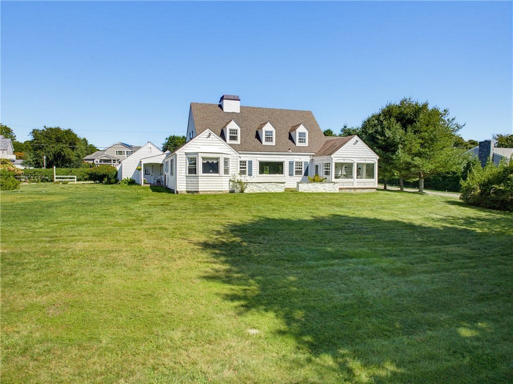 Single Family Residence at 191 Carpenter Drive, South Kingstown, photo 10 of 33