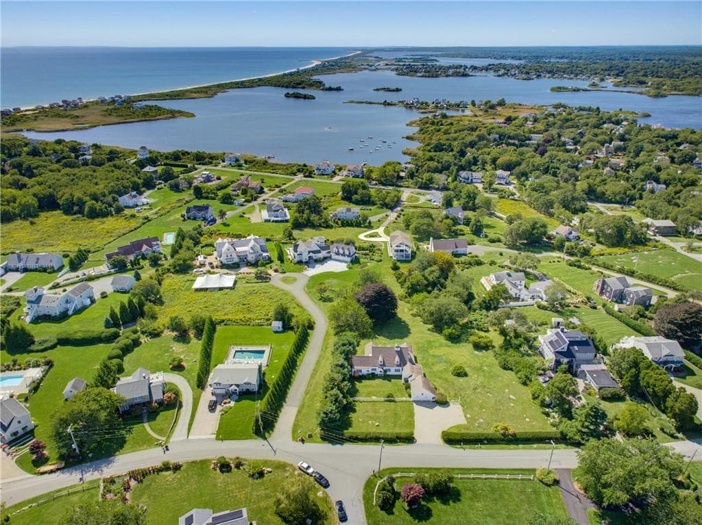 Single Family Residence at 191 Carpenter Drive, South Kingstown, photo 15 of 33
