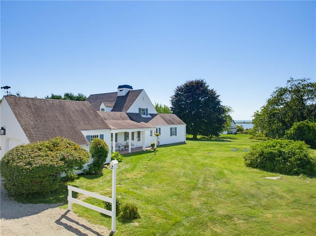 Single Family Residence at 191 Carpenter Drive, South Kingstown, photo 4 of 33