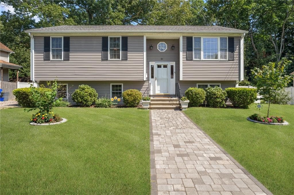 51 River Avenue