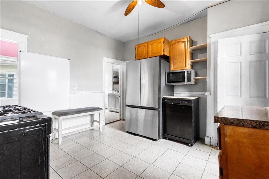 Multi Family at 83 Terrace Avenue, Providence, photo 7 of 27