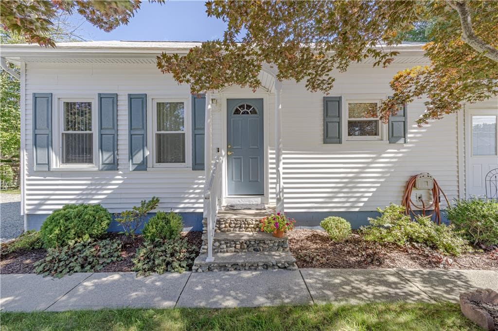 737 Putnam Pike