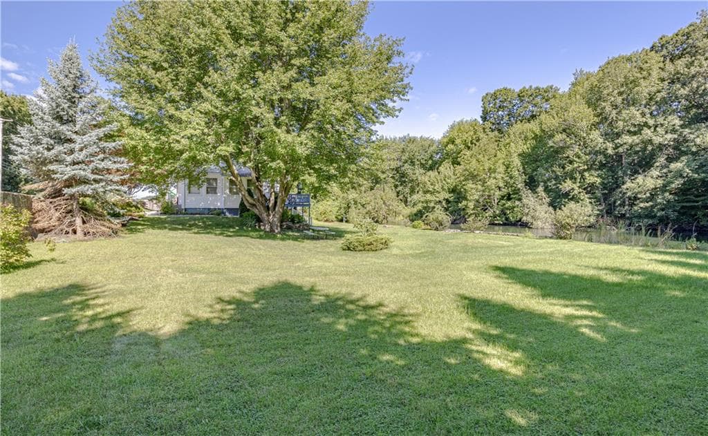 Single Family Residence at 737 Putnam Pike, Smithfield, photo 10 of 23