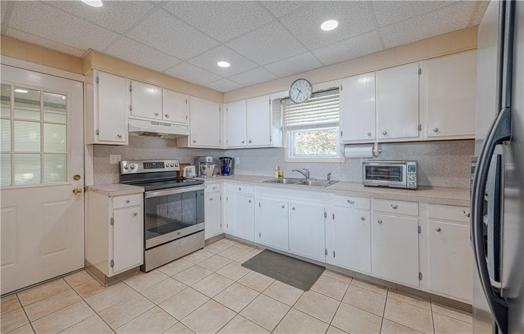 Single Family Residence at 737 Putnam Pike, Smithfield, photo 14 of 23