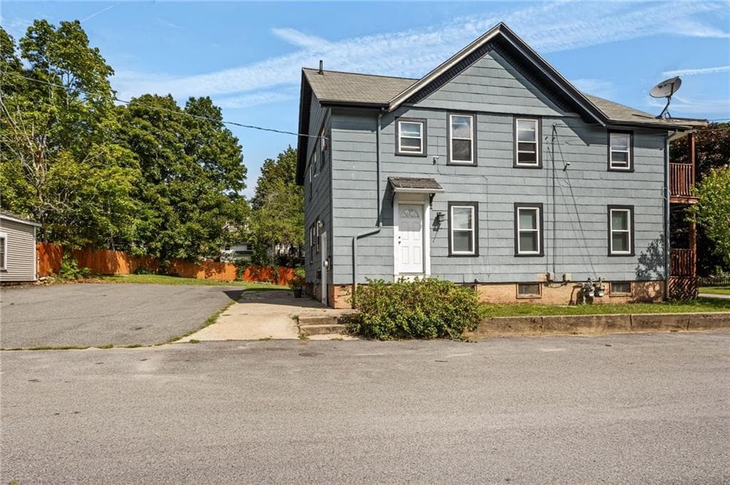 Multi Family at 117 Chestnut Street, Lincoln, photo 3 of 20