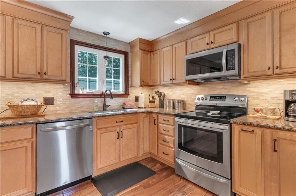 Single Family Residence at 139 Ray Avenue, Woonsocket, photo 8 of 50