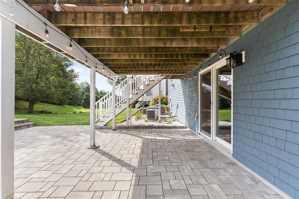 Single Family Residence at 189 Delano Drive, North Kingstown, photo 38 of 50