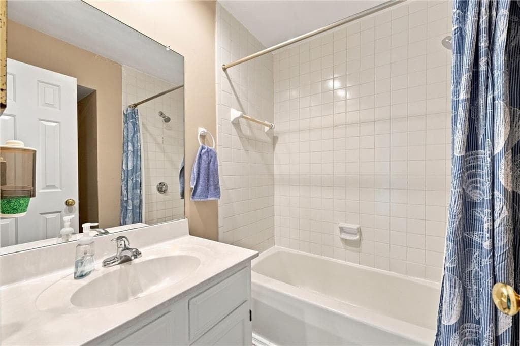 Condominium at 626 Smithfield Road UNIT 604, North Providence, photo 18 of 32