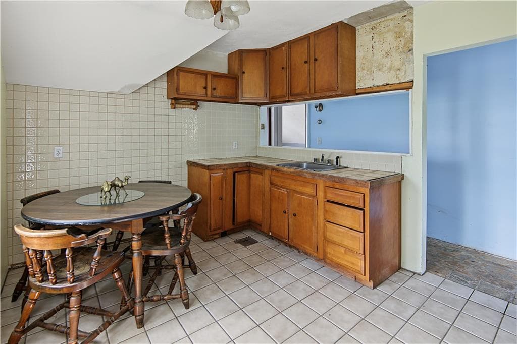 Multi Family at 115 Woodward Road, Providence, photo 23 of 29