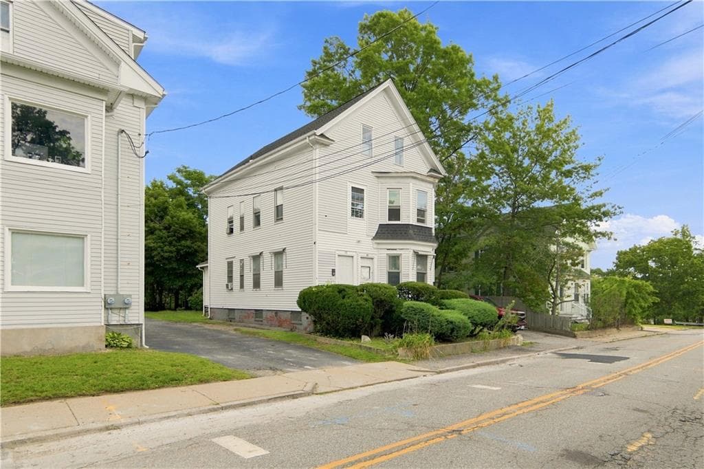 Multi Family at 115 Woodward Road, Providence, photo 2 of 29