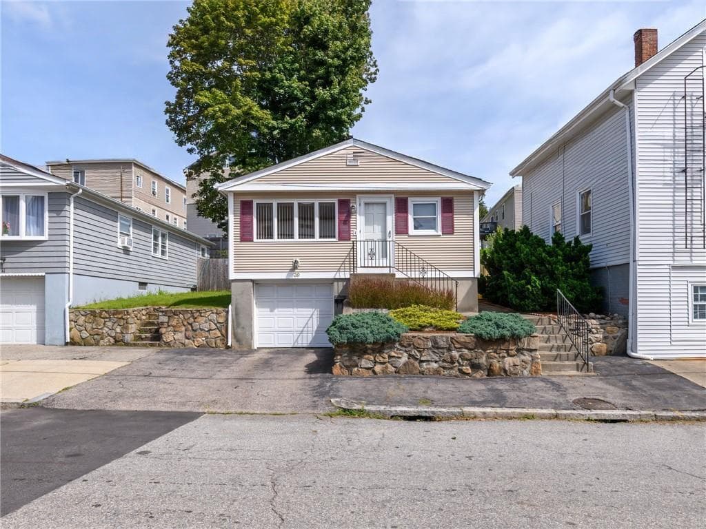 Single Family Residence at 39 Gray Street, Providence, photo 2 of 24
