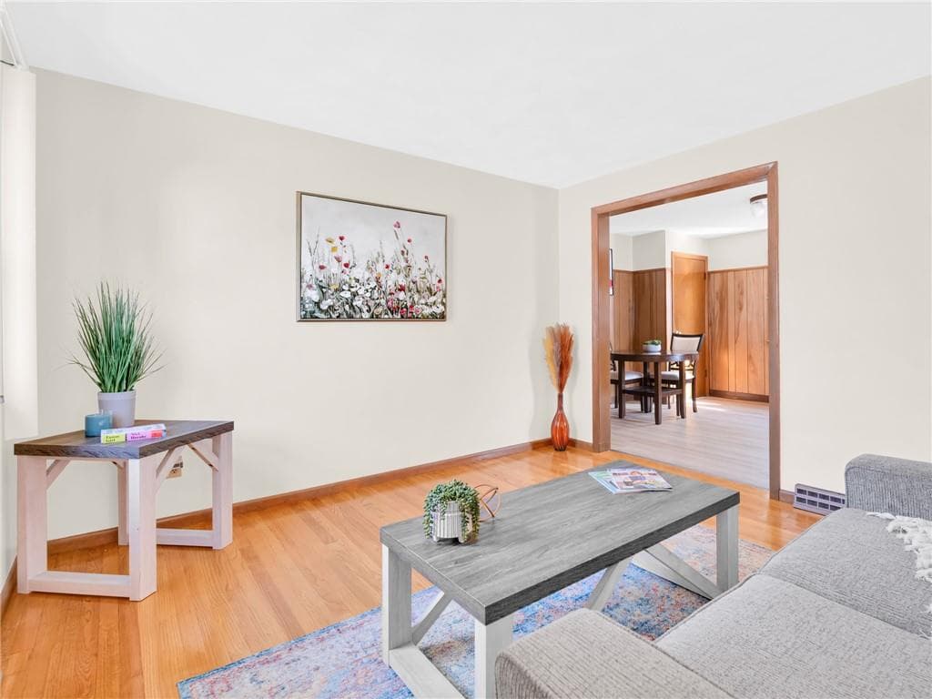 Single Family Residence at 39 Gray Street, Providence, photo 6 of 24