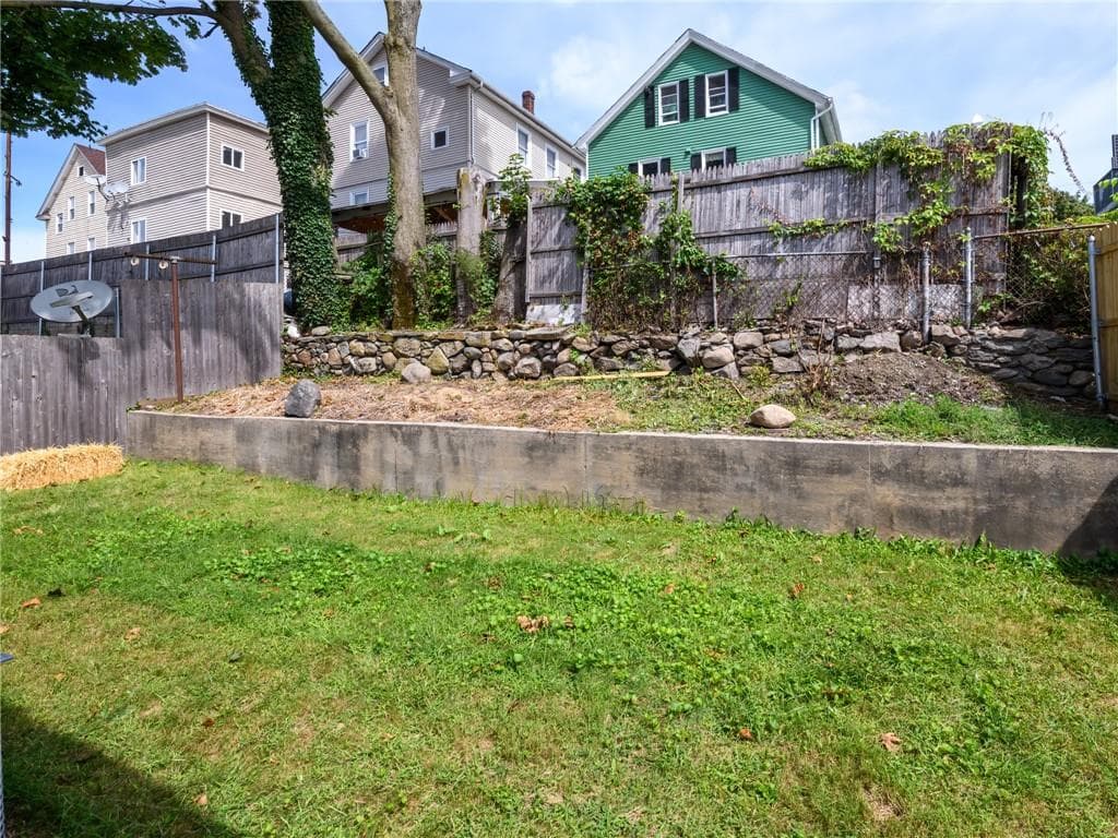 Single Family Residence at 39 Gray Street, Providence, photo 20 of 24