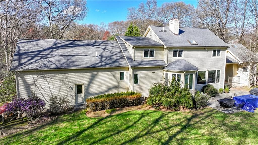 Single Family Residence at 40 Suffolk Way, Lincoln, photo 5 of 49